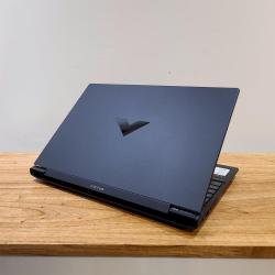 Notebook HP Victus Ryzen 7 7445hs 24GB DDR5 1Tb RTX4050 15.6 Pulgadas Windows 11
